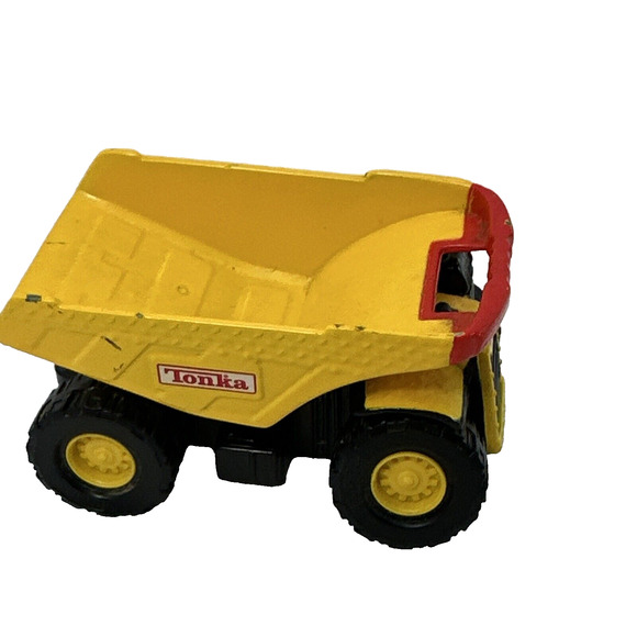 Tonka Hasbro 2005 Dump Truck Toy Yellow/Red‎ 2.5" Long Plastic/Diecast Maisto - Picture 7 of 9